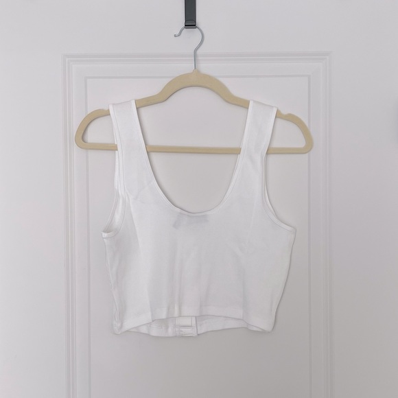 💯3/30$ NWT ASOS DESIGN snaps front crop tank top in white - Picture 7 of 7